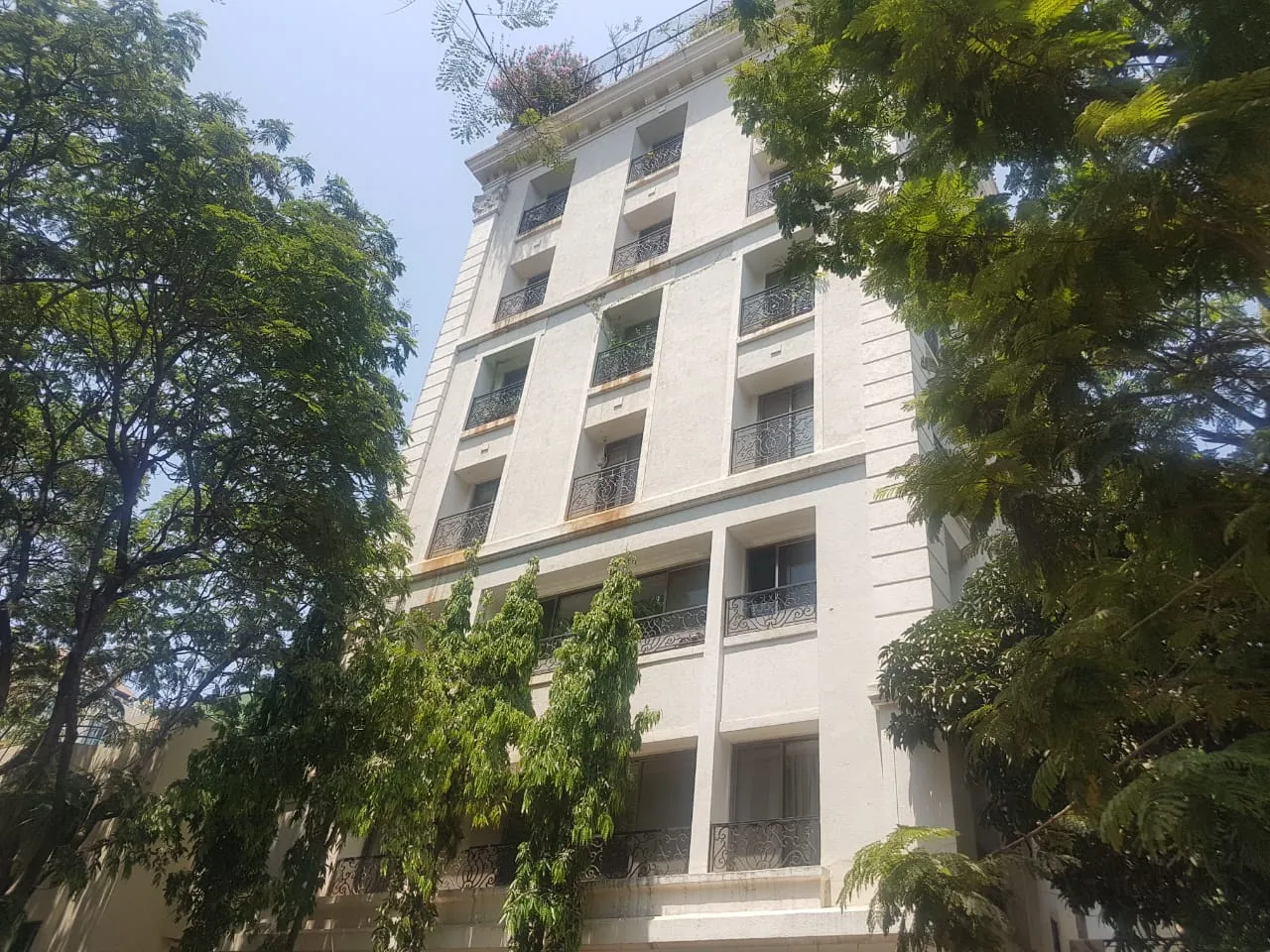 2 BHK Flats for Sale in Laxmi Villa, Kandivali West