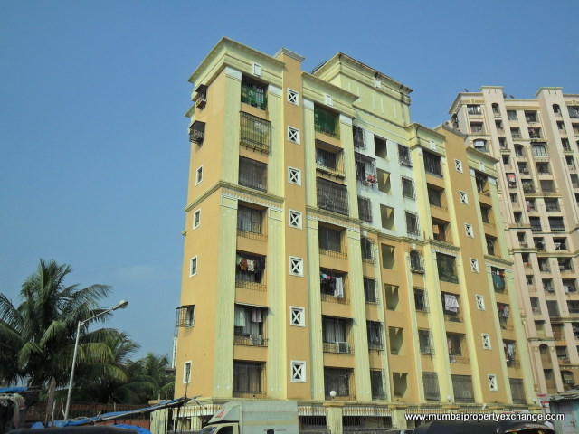2 BHK Un Furnished in Caspian , Andheri West