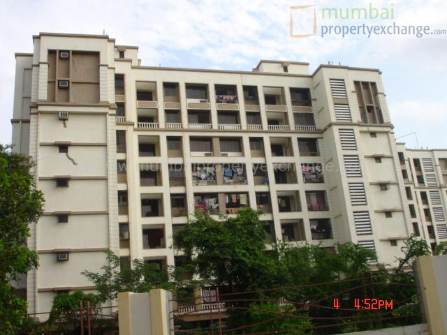 2 BHK Rajeshri Apartment, Kandivali West — for Sale
