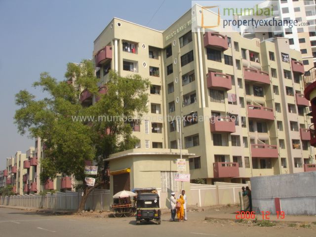 4 BHK Prime center, Santacruz West — for Sale