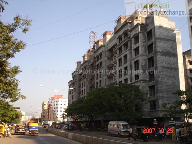 2587 Oth 26 Oct 2007 - Astor Place, Kandivali West