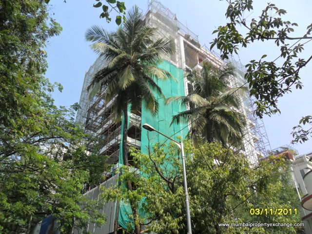 4 BHK Semi Furnished in Rustomjee Ciroc , Juhu