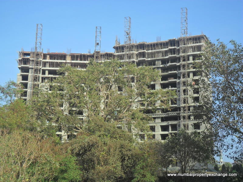 2 BHK Hiranandani Heritage Pristina, Kandivali West — for Sale