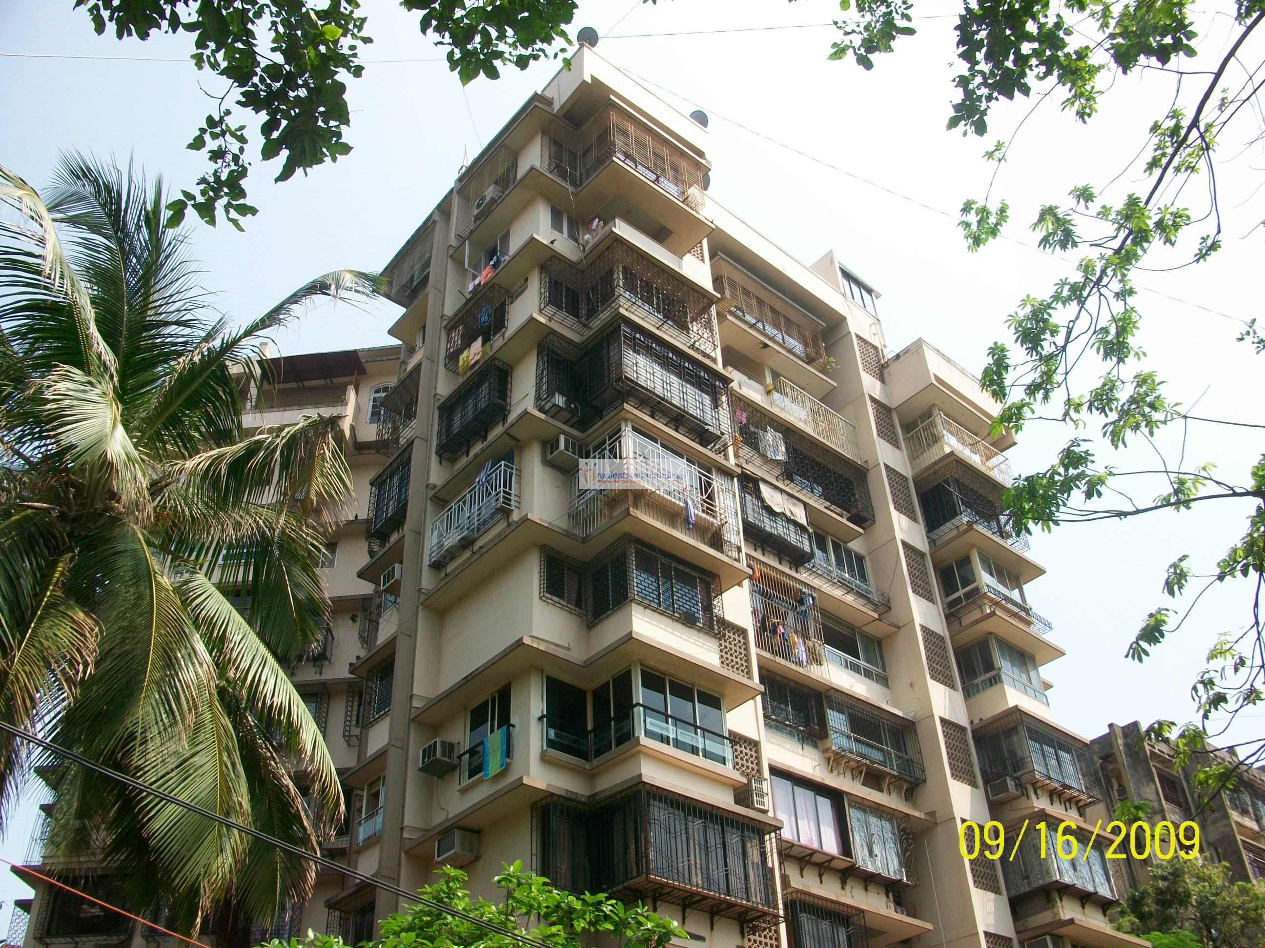 1 BHK Fully Furnished in Sunmist , Bandra West