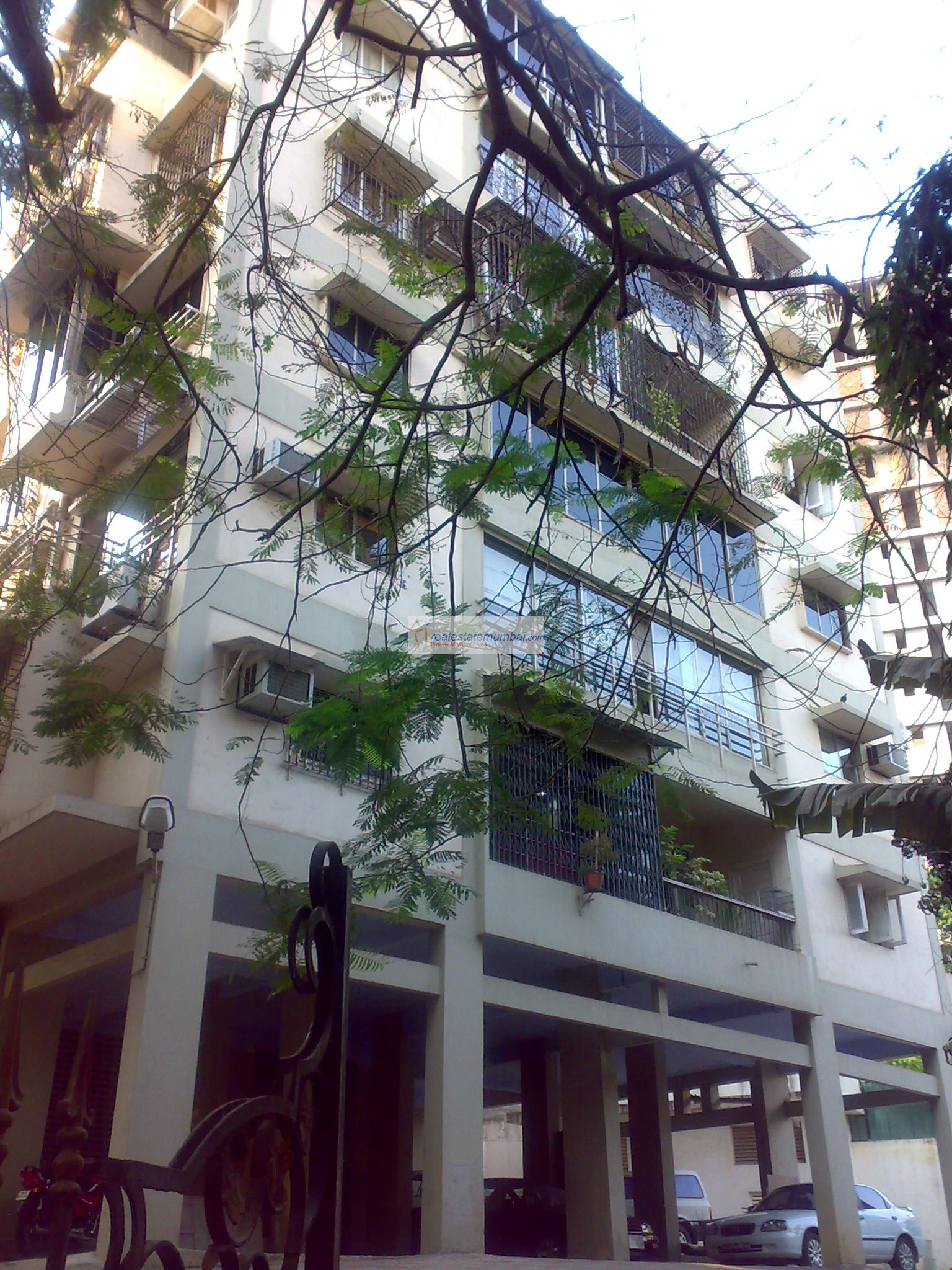 Sheesh Mahal, Bandra West