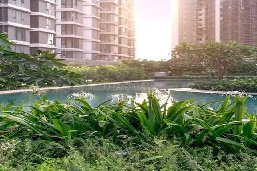 Img 01 - Lodha Adrina, Worli