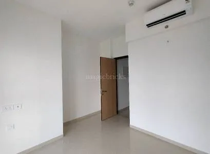 2 BHK Semi Furnished in Lodha Vista , Lower Parel