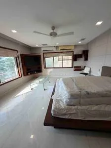 4 BHK Flats for Sale in Maker Tower, Walkeshwar