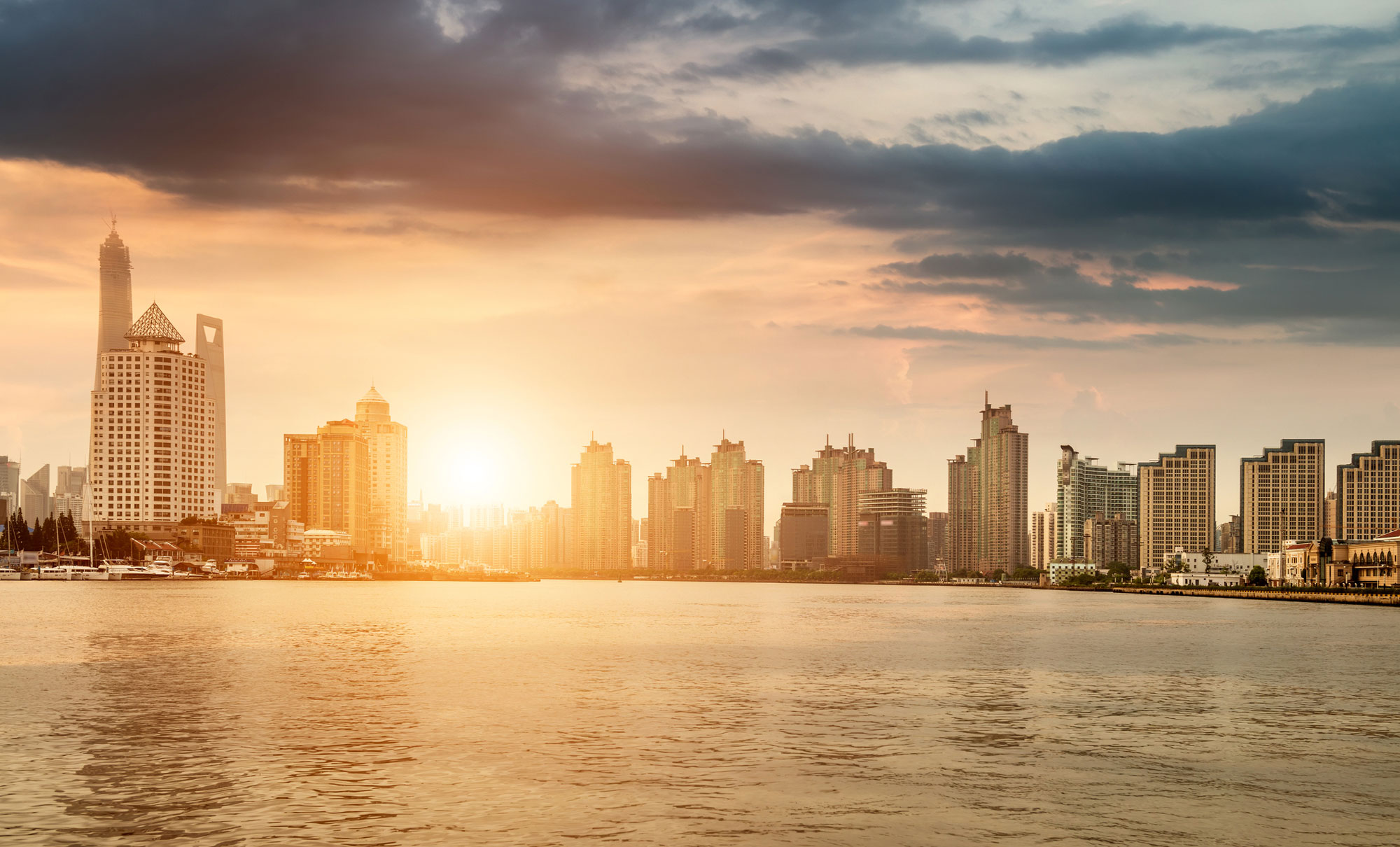 "Bandra West vs. Bandra East: Which is the Better Location to Live?"