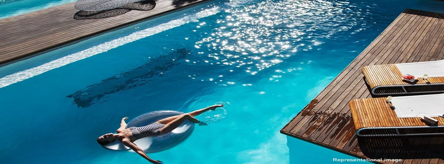 ha The Park Swimming Pool