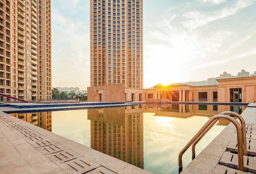 Hiranandani One Park Swimming Pool