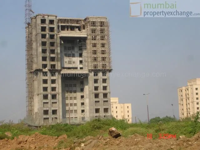 2 BHK Flats on Rent in Spenta, Marine Lines