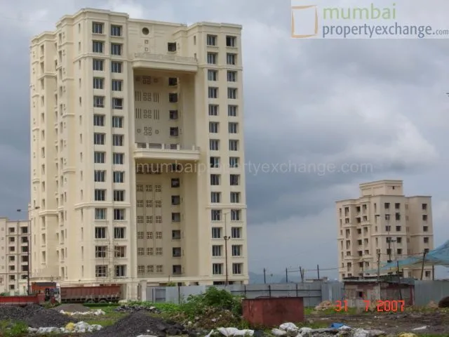 2 BHK Flats on Rent in Spenta, Marine Lines