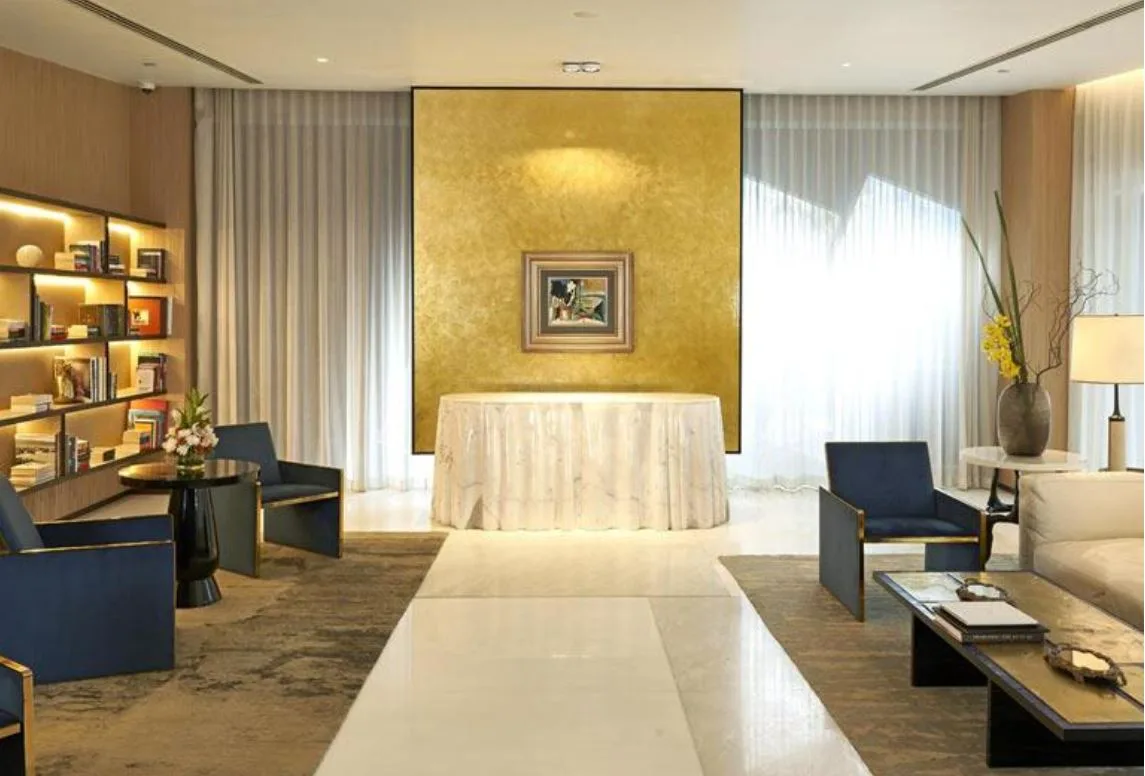 Lodha Altamount Entrance Lobby — photo 14