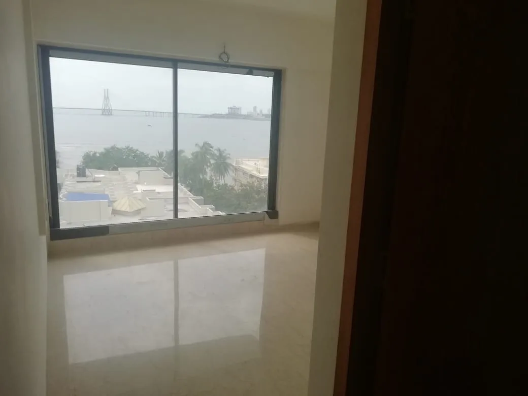 Mangirish Actual Apartment Image-4