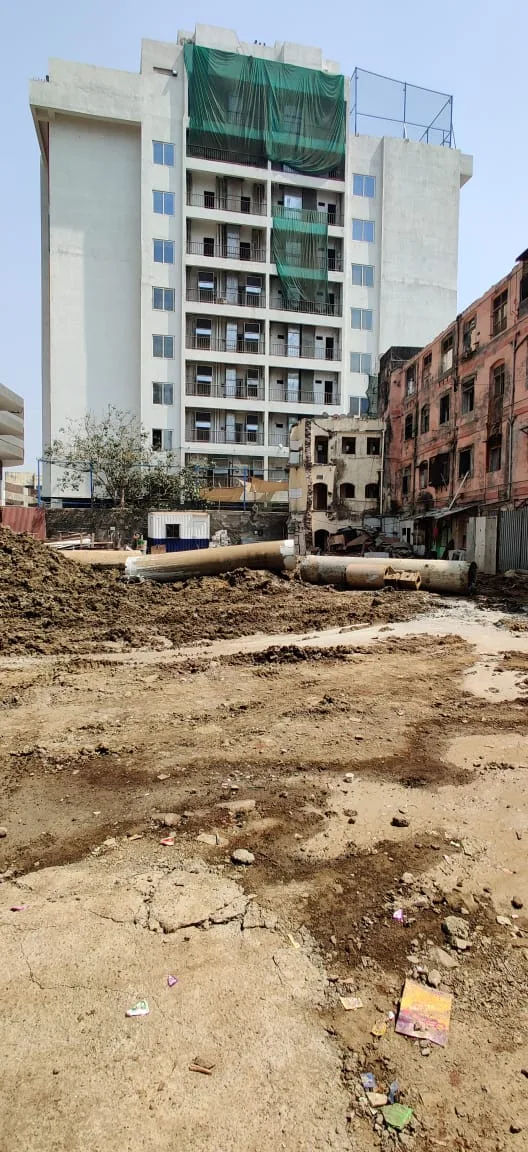 Construction progress for lodha vista ( Codename great deal ) a week ago Image 1