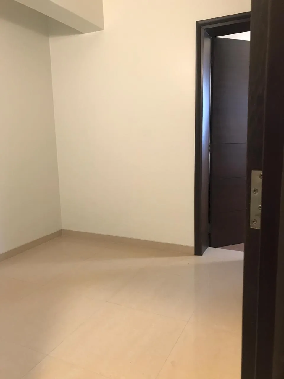 Crescent Tower Image 13