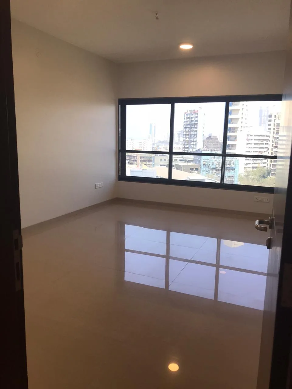 Crescent Tower Image 9