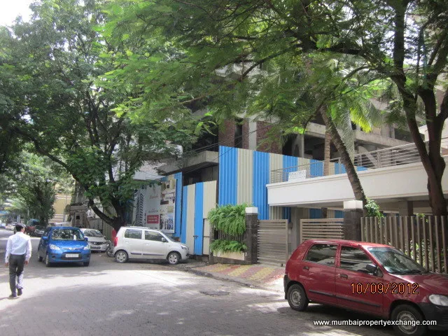 3 BHK Flats for Sale in Hamrahi, Khar West