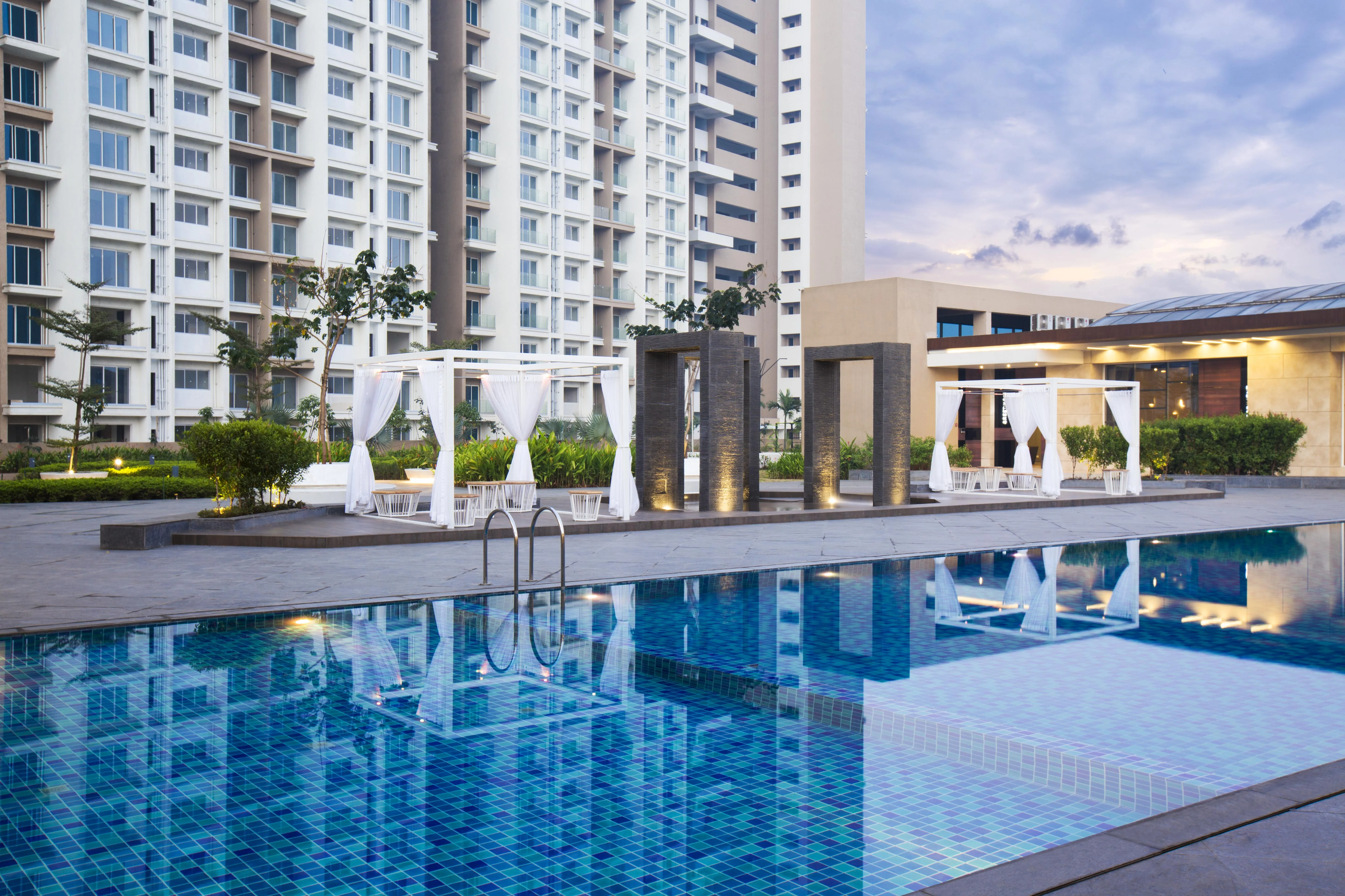 Green World Swimming Pool