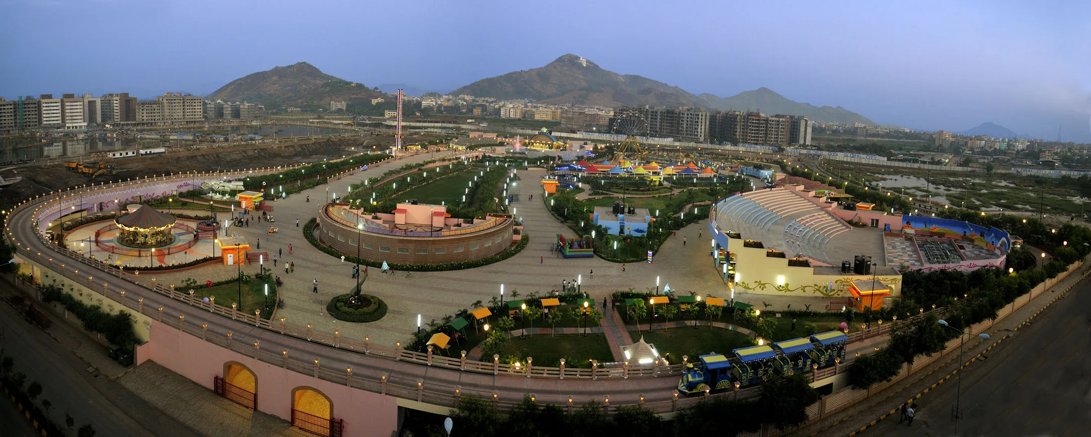 Rustomjee Global City Park