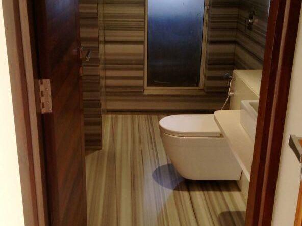 Ekta Eudora Bathroom