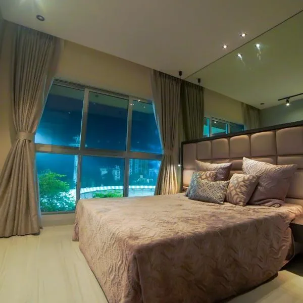 UK Sangfroid Bedroom