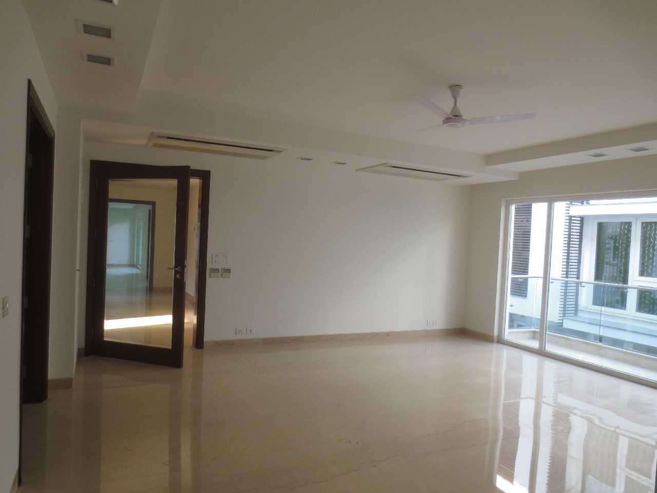 Neona Actual Flat Image