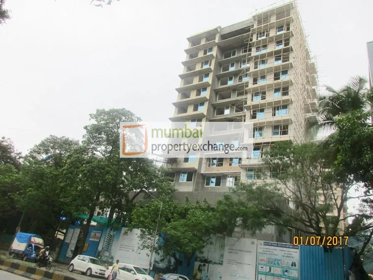 1 BHK Flats on Rent in Link Palace, Khar West