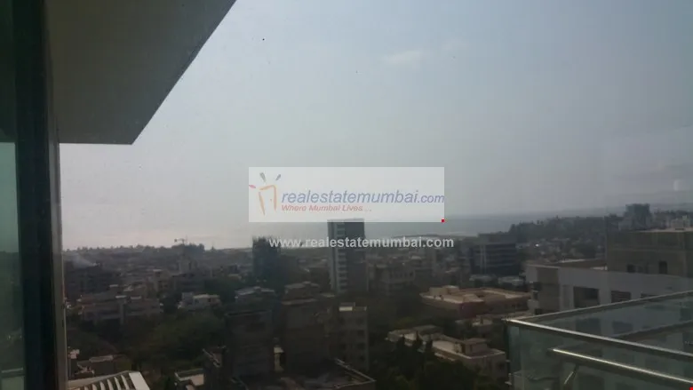 4 BHK Flats for Sale in Oberoi Priviera, Santacruz West