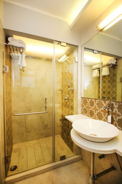 Bathroom 22 - Bajaj Onyx, Bandra West