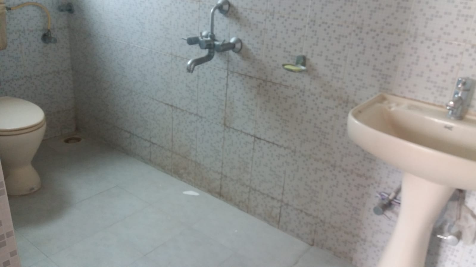 Bathroom 2 - Volkart House, Warden Road