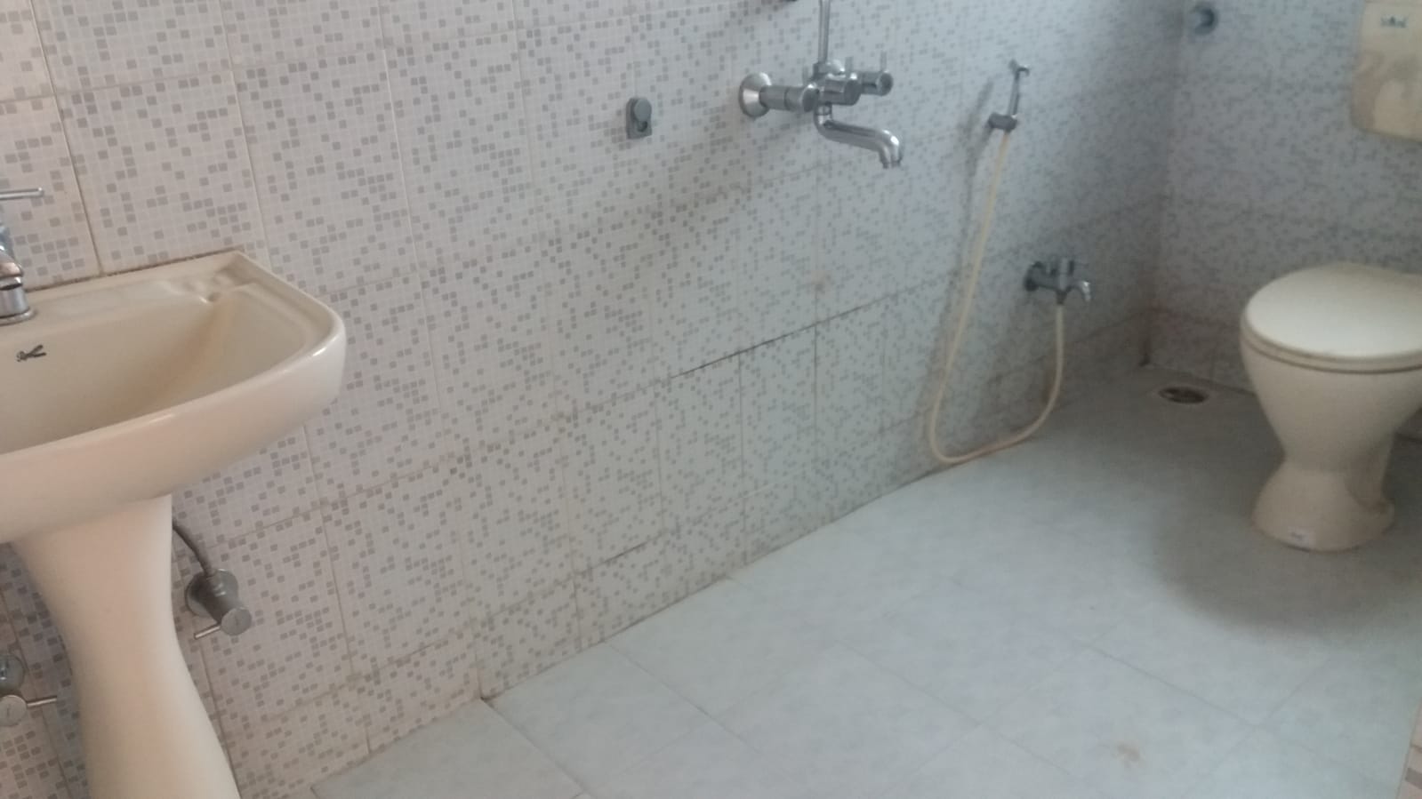 Bathroom 3 - Volkart House, Warden Road