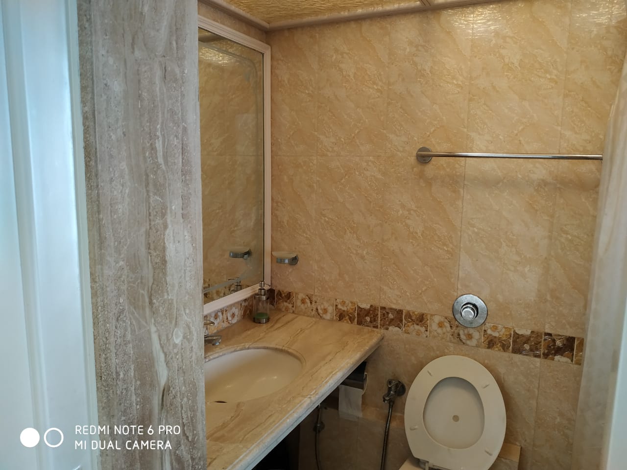 Bathroom 2 - Silver Cascade, Bandra West