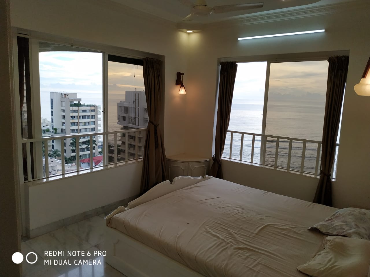 Bedroom 31 - Silver Cascade, Bandra West