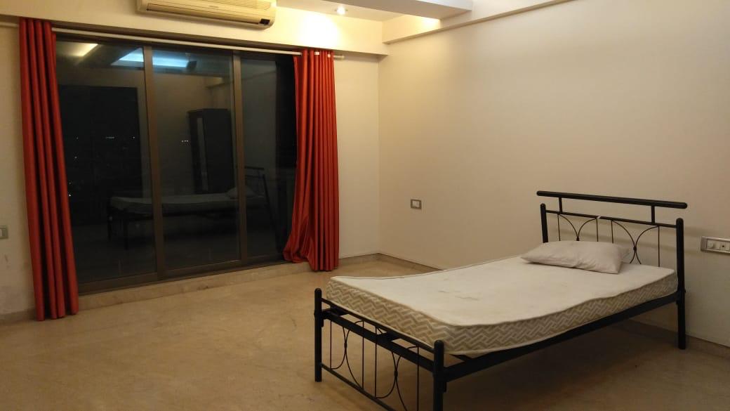 Bedroom 2 - Hicons Classic, Khar West