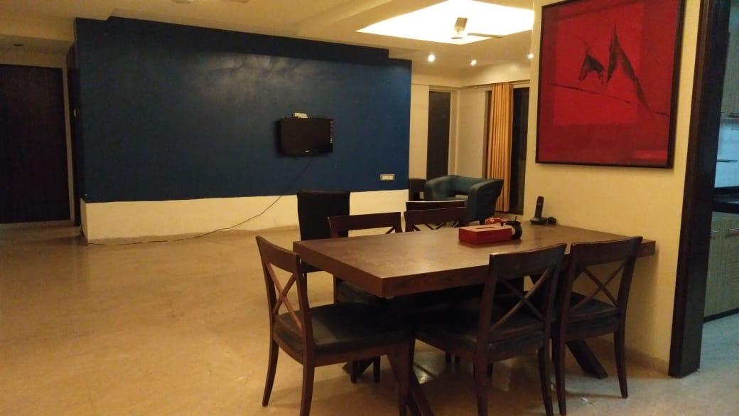 Dining - Hicons Classic, Khar West