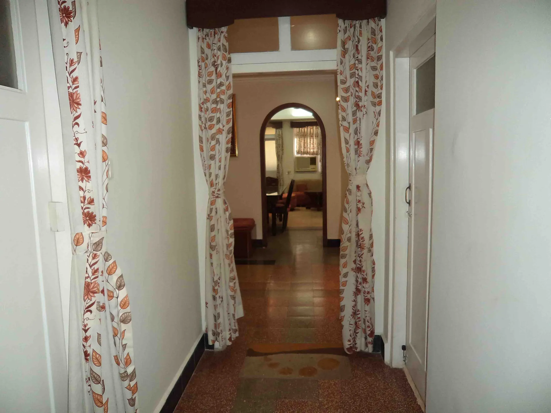 1 BHK Flats on Rent in Jorawar Bhavan, Marine Lines