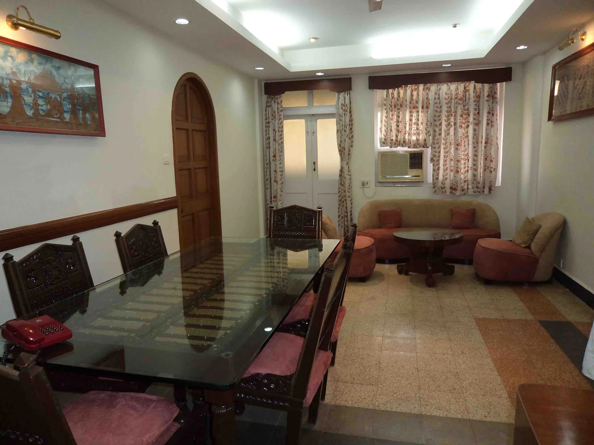 1 BHK Flats on Rent in Jorawar Bhavan, Marine Lines