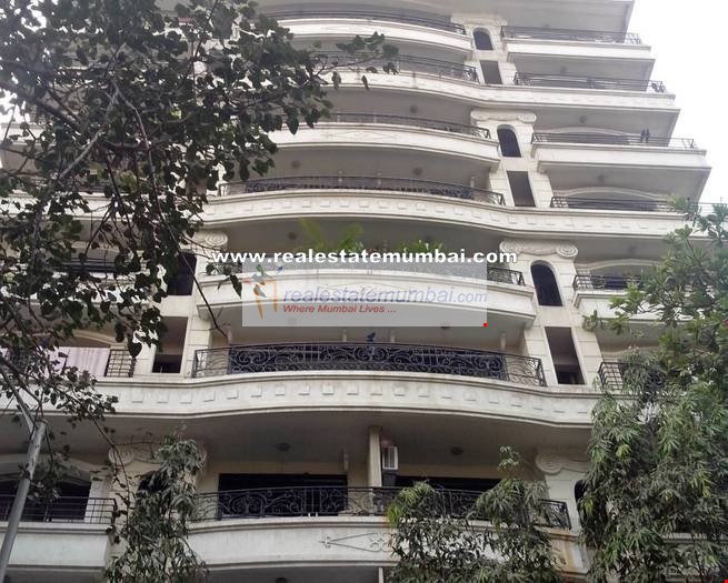 4 BHK Semi Furnished in Rawtani Garden , Khar West