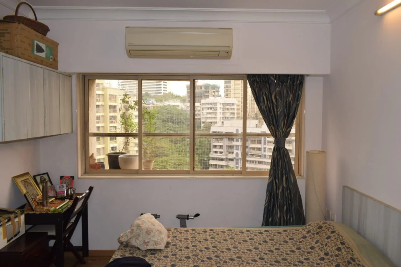 4 BHK Flats for Sale in Breezy Heights, Bandra West