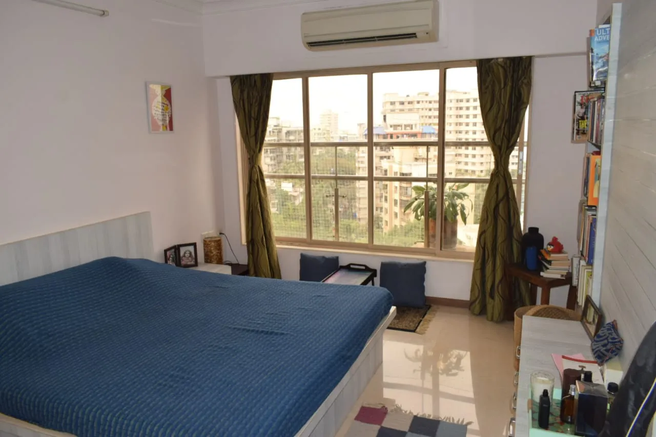 4 BHK Flats for Sale in Breezy Heights, Bandra West