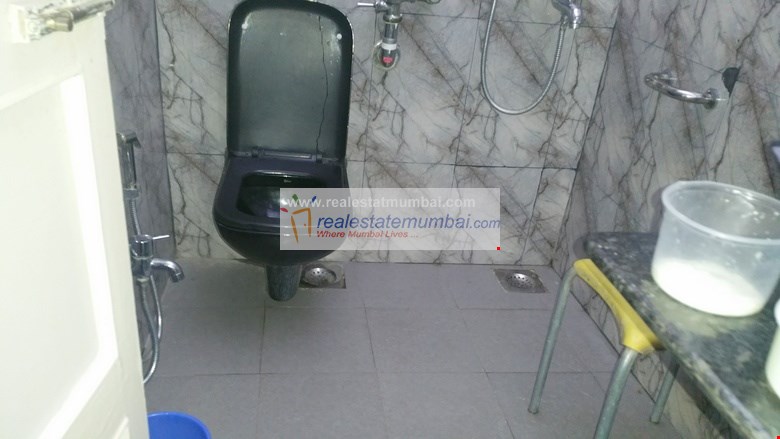 Master Bathroom - Meena Mahal, Bandra West