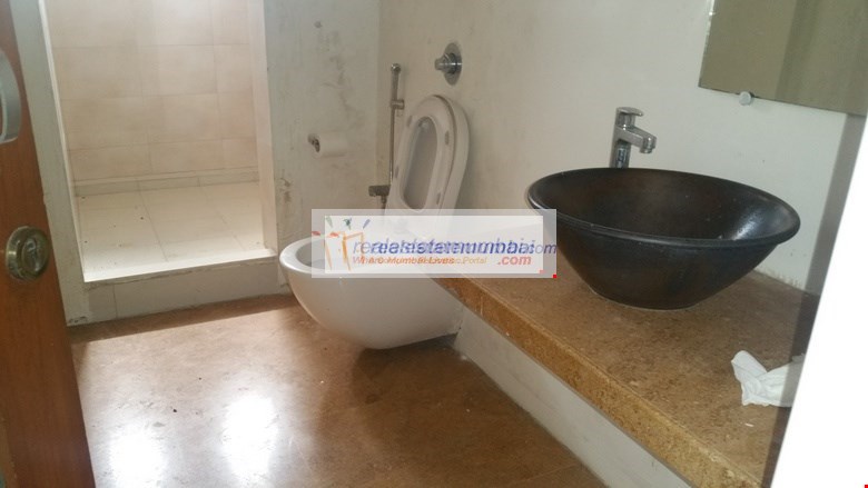 Bathroom 31 - Link Side, Bandra West