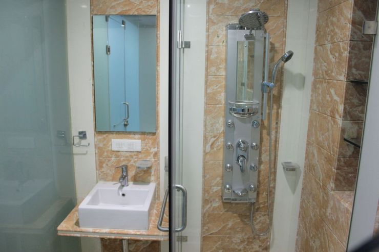 Bathroom 22 - Mayfair Maaya, Khar West