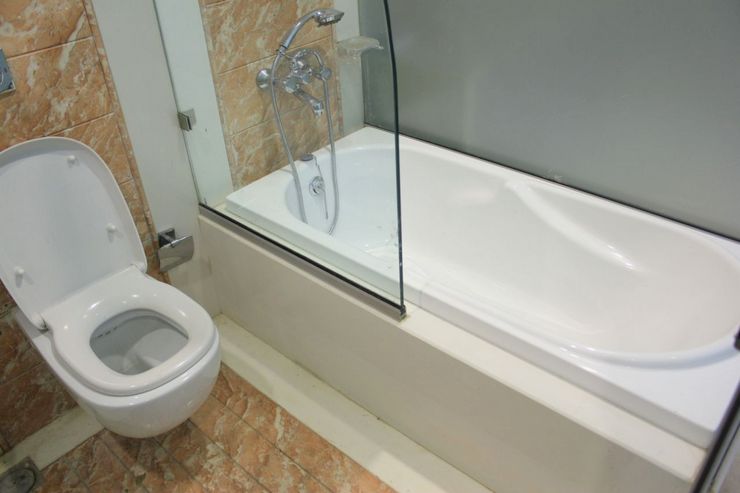 Bathroom 23 - Mayfair Maaya, Khar West