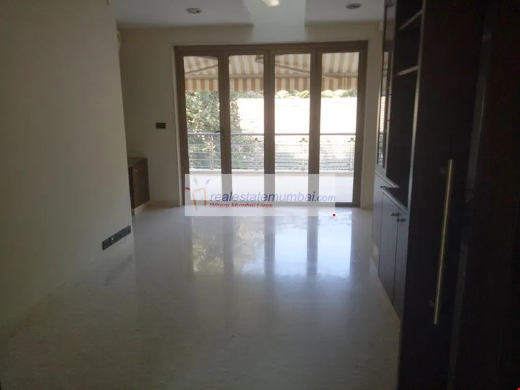 4 BHK Flats on Rent in Private Bungalow, Juhu