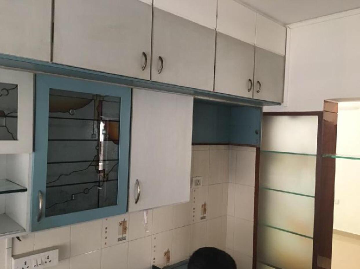 2 BHK Furnished in Premghar , Bandra West