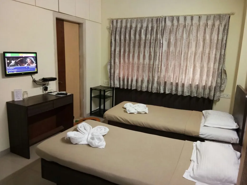 4 BHK Flats on Rent in Jasmine CHS, Bandra East