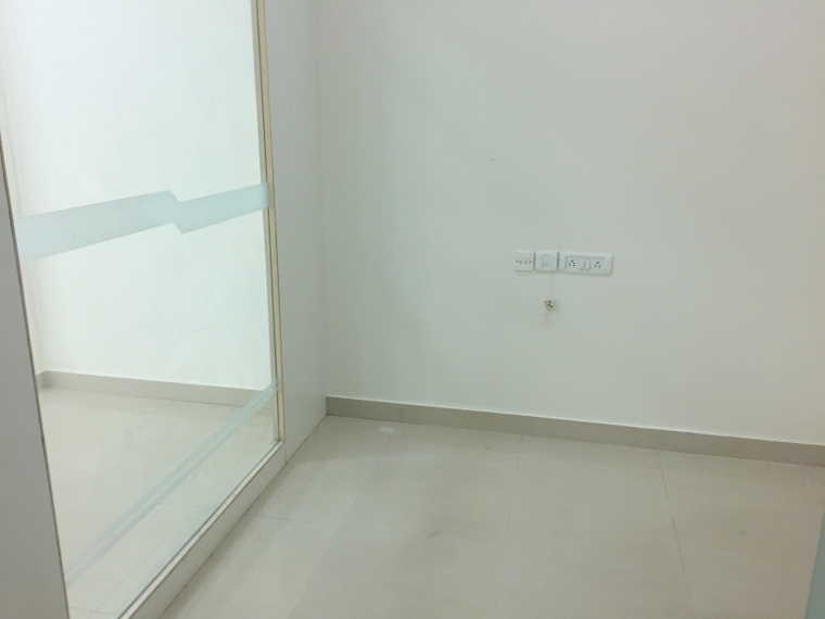 Office Space Semi Furnished in Raheja Plaza , Andheri West